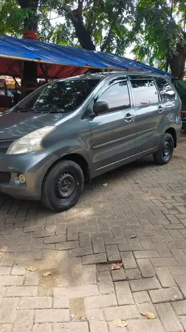 Daihatsu Xenia 2012 Bensin