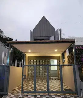 Di Jual Rumah Baru di Griya Loka Sektor