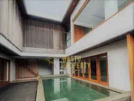 Rumah Cantik, Luas dan Siap Huni Area Elit Dekat PIM