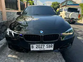 BMW 320i 2012 Bensin