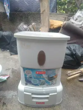 Di jual cepat merk rice box /tempat  penyepan iberas murah