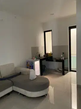 Disewakan Town House Green Royal Lantai 3, Jakarta Barat