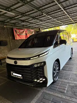 Toyota VOXY TSS Cbu Japan 2022