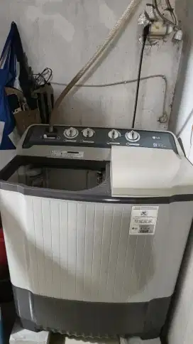 Mesin cuci LG 10 kg. 2 tabung