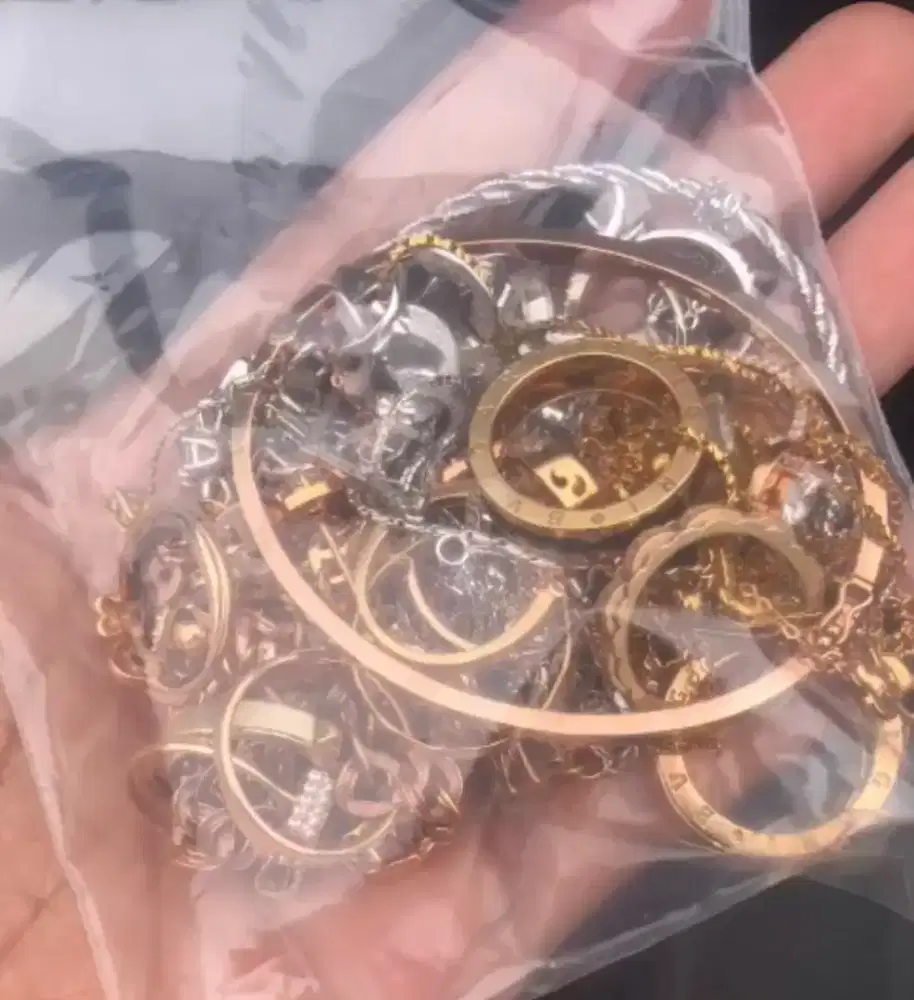 Terima jual beli emas dan berlian