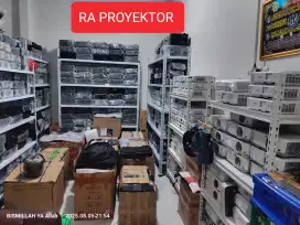 Menjual berbagai macam proyektor