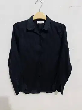 Uniqlo Kemeja Hitam Polos Pria