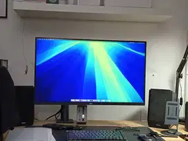 32 Monitor LG UltraFine 4K HDR10 Display Ergo 32UN880-B