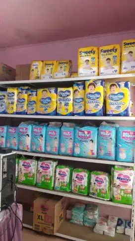 Kasir Toko Susu dan Popok Bayi
