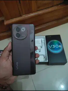 Vivo v30e 5g ram 8/256 fulset original