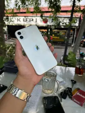 Iphone 11 256GB Permanen BH 82% Mulus Lengkap