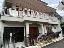 Rumah Tinggal Plus Kontrakan 4 Pintu Jatimakmur Pondok Gede