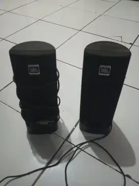 Speaker aktif JBL