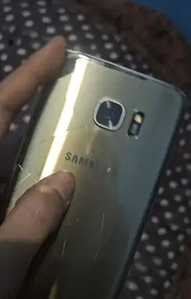 Samsung s7edge mnius di casing belakang