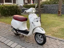 Vespa LX 150 2V ie 2011