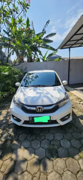 Honda brio 2021 e matic putih