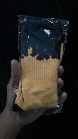 Kaos kaki pria dan wanita