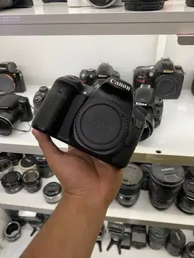 Kamera dslr canon 70D wifi body only semipro