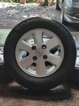 Velg Mobil Original OEM Toyota Avanza Daihatsu Xenia R17 Lama dan Ban