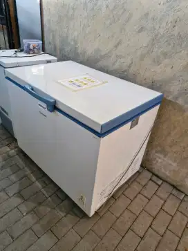 Jual freezer box 300L sehat