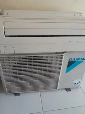Jual cepat ac daikin thailand 1/2 pk dan 1 pk kondisi noken