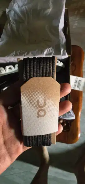 Sepatu on cloud 6