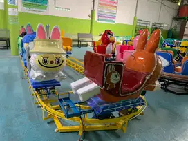 Kereta Panggung Lantai Karakter Labubu Terbaru