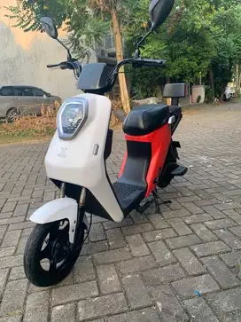 Sepeda listrik uwinfly M60