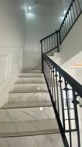 Rumah type american Clasical di tanah baru depok