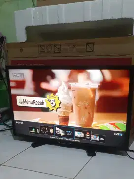 tv  sharp 24 inch mulus msih lengkap dus ny juga ada