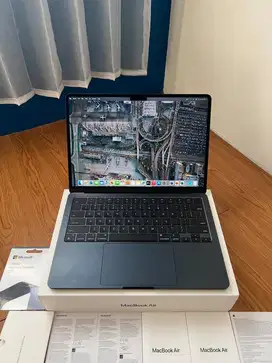 MacBook Air M2 8/256 iBox Mulus Like New