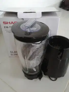 Blender merek Sharp