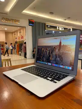 Macbook Air 13 2017 ~ CORE i5 ~ RAM 8 GB ~ SSD 128 GB
