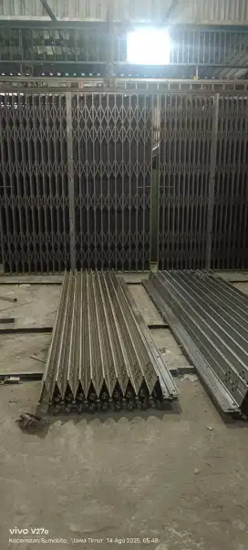 Pintu harmonika sepesialist