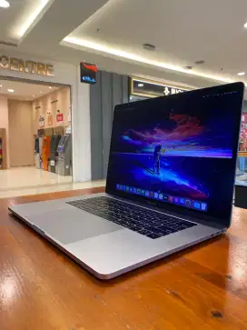 Macbook PRO 15 2017 Touchbar ~ intel CORE i7 ~ RAM 16 GB - SSD 500 GB