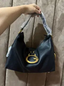Jual tas hobo vintage guess