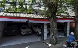 RUMAH + SHOWROOM MOBIL DI JLN RAYA PONDOK KOPI