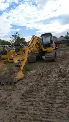 Excavator PC130 th 2011 harga 210jt NEGO di Samarinda
