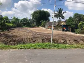Tanah Jakal Km10 dekat UGM dan UII tepi jalan-SHM