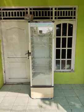 Dijual Kulkas Showcase Polytron bekas warung makan