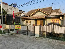 Rumah Lebar Luas Hadap Timur Pondok Mitra lestari