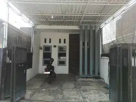 DISEWAKAN / DIJUAL RUMAH DAERAH SURABAYA TIMUR DEKAT UPN VETERAN JATIM