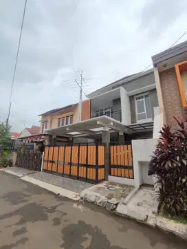 Rumah Bagus  2 Lantai Siap Huni Di Graha Raya Bintaro