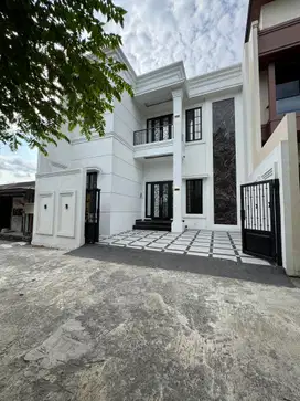 DIJUAL RUMAH MEWAH MODERN DI PLEMBURAN JL KALIURANG YOGYAKARTA