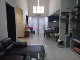 Fully Furnish Rumah Citraland Utama Dekat Pusat Kuliner Dekat Gwalk
