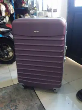 Koper besar polo ukuran 28 masih bagus dan layak minus pemakaian aj