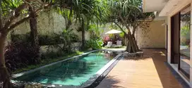 VILLA CANTIK 4 KAMAR TIDUR DI UMALAS AREA - KEROBOKAN- BALI