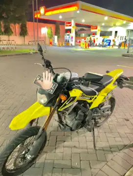 Sepeda Motor Kawasaki D Tracker SE Tahun 2020