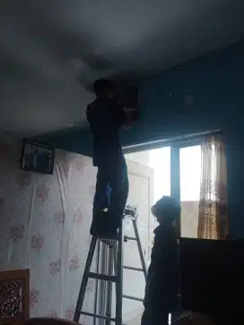Panggilan jasa perbaikan outdoor bermasalah ke rumah