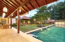 dijual villa lantai 2 model tropis umalas